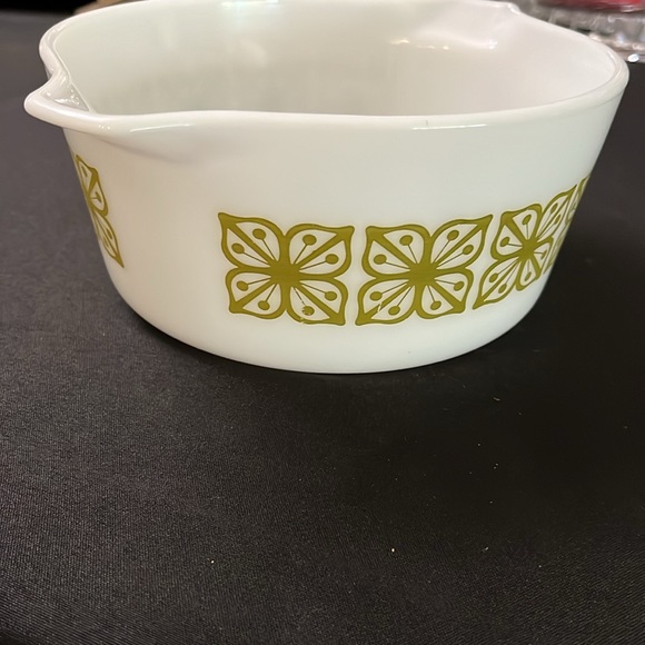 Pyrex Verde Cinderella Bowl, 474B - Picture 4 of 9